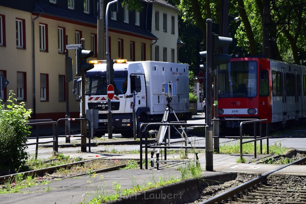 VU Roller KVB Bahn Koeln Luxemburgerstr Neuenhoefer Allee P133.JPG - Miklos Laubert